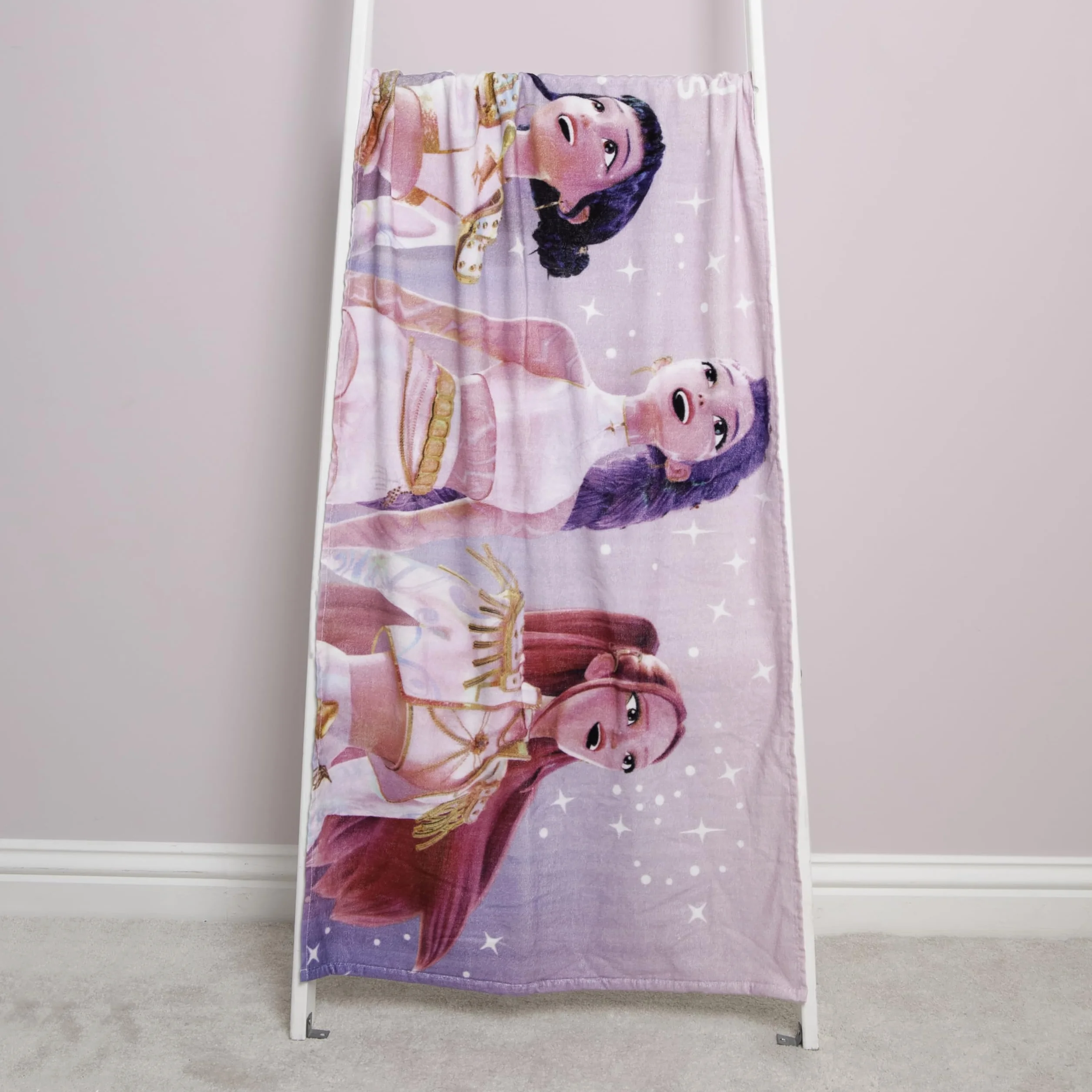Toalla Oficial K-Pop Demon Hunters 100% Algodón 140x70 cm Celestial