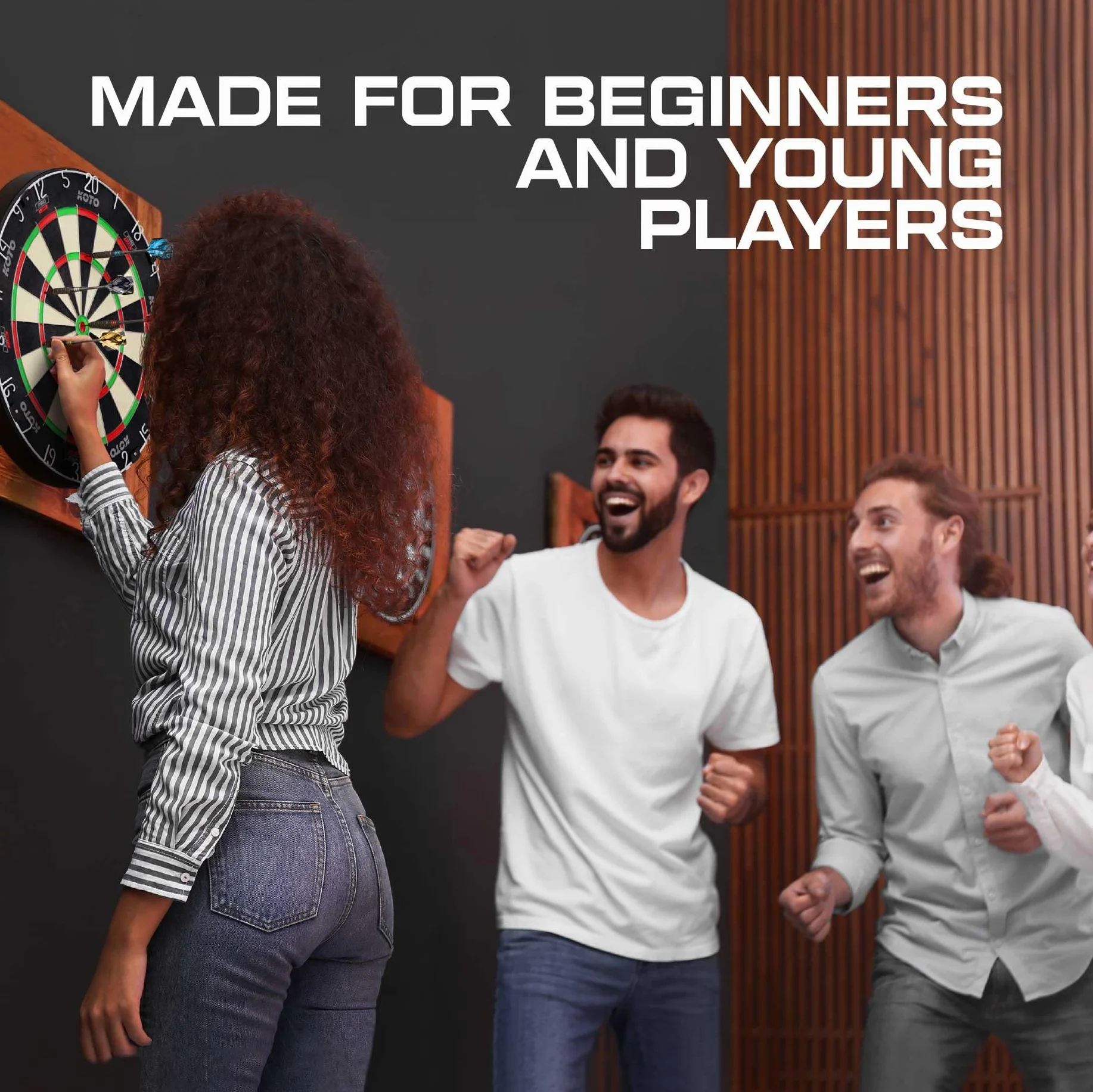 KOTO darts Juego de 4 dardos de latón 23g con maletín de aluminio negro