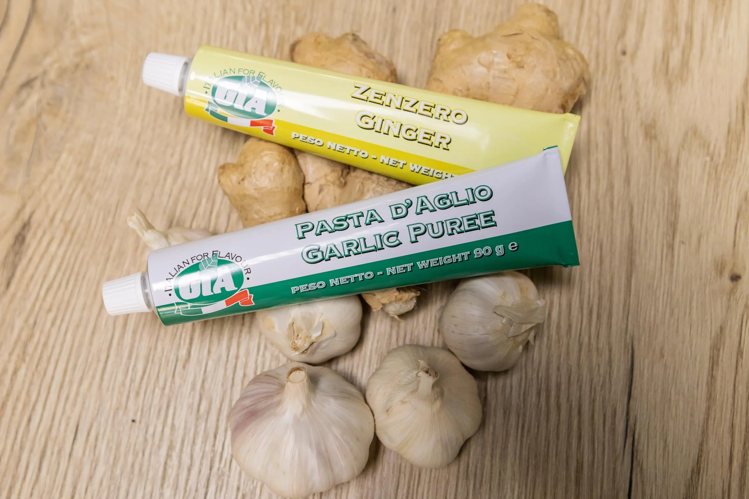 GIA - Tubo Pasta de Ajo Concentrado, Producto Italiano, Crema al Gusto, Listo para usar, 90gr