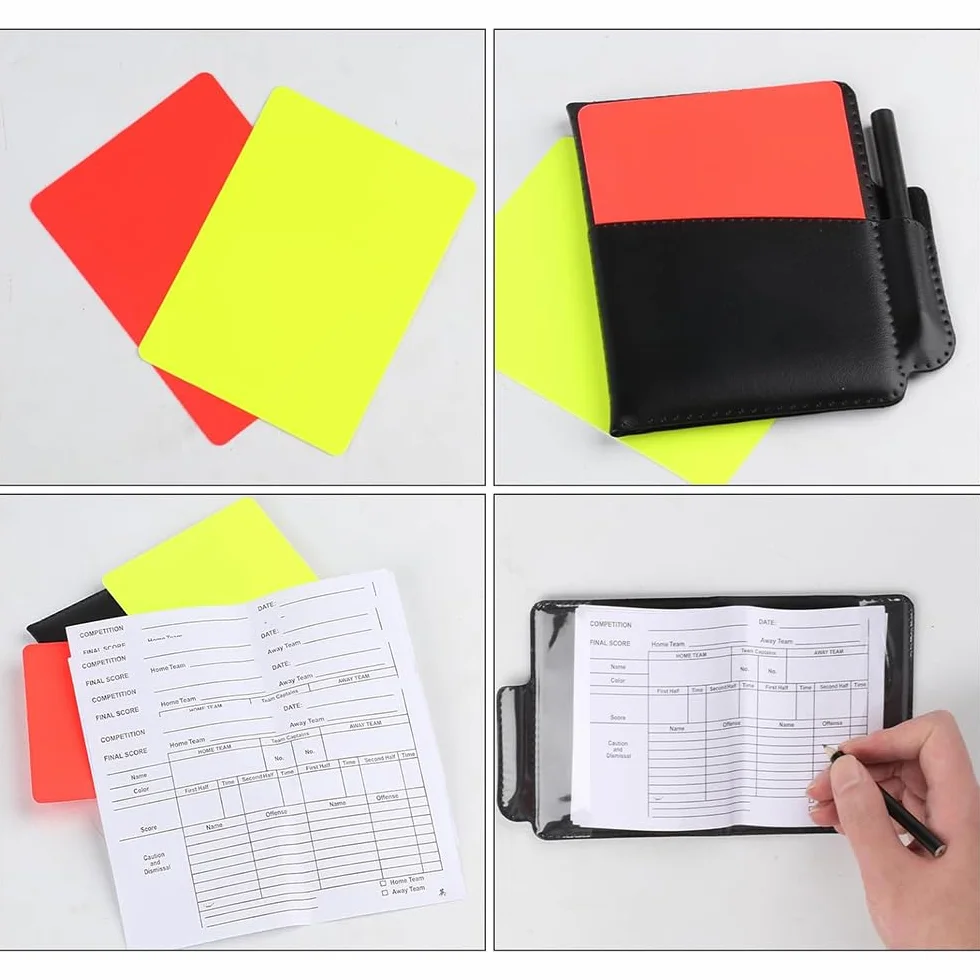 Juego de cartas de árbitro deportivo con tarjeta roja amarilla y bolsa para fútbol