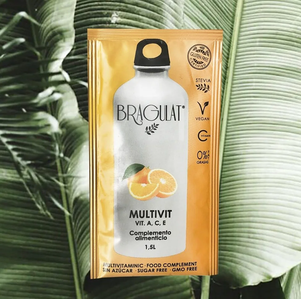 BRAGULAT/Saborizantes de agua Sin Azucar, con fruta deshidratada, Vitamina C y B12, colorantes y sabores naturales | 15 Sobres Multivitaminicos.