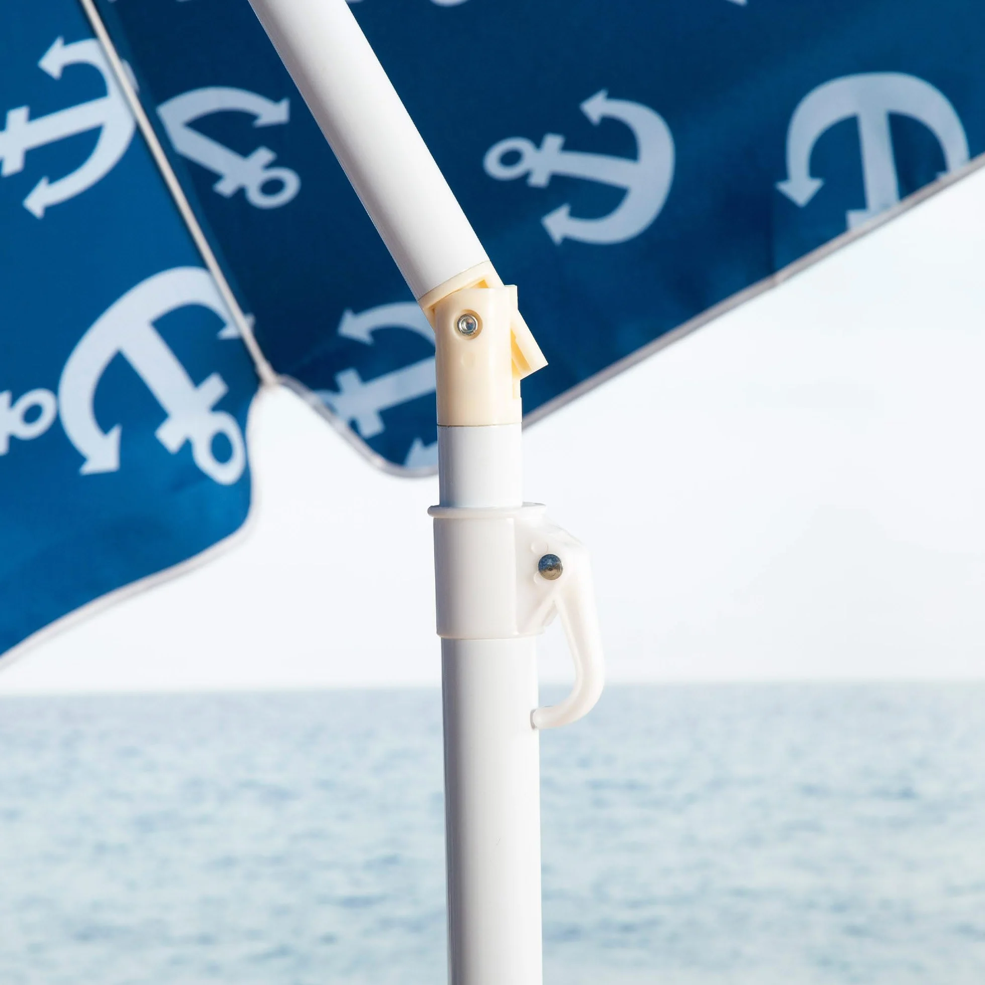 AKTIVE Sombrilla playa 220 cm azul estampado anclas mástil acero inclinable ventilación superior protección solar UV30 bolsa transporte
