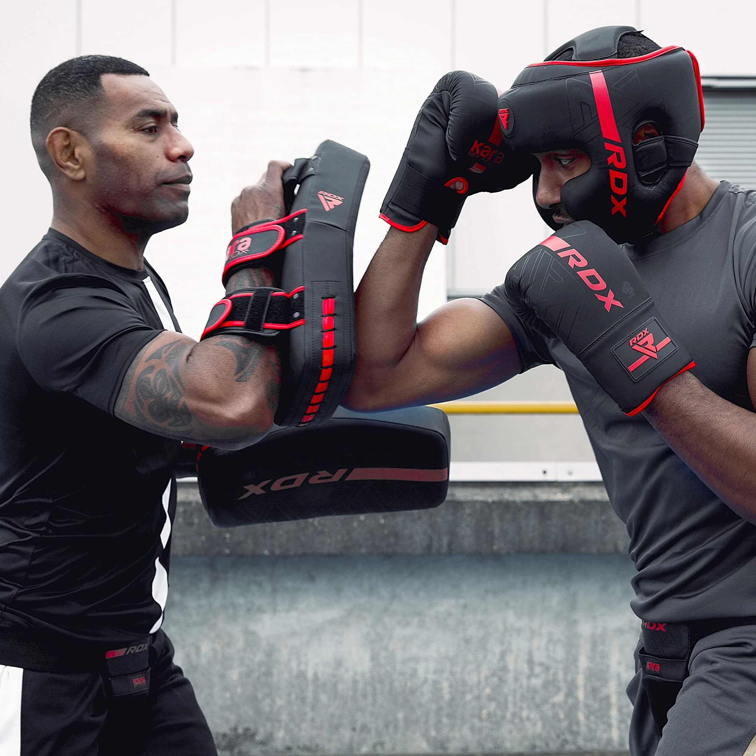 RDX Thai Pads Muay Thai Kick Boxing Entrenamiento Cuero Boxeo Almohadilla Escudo Manoplas MMA Kicking Sparring