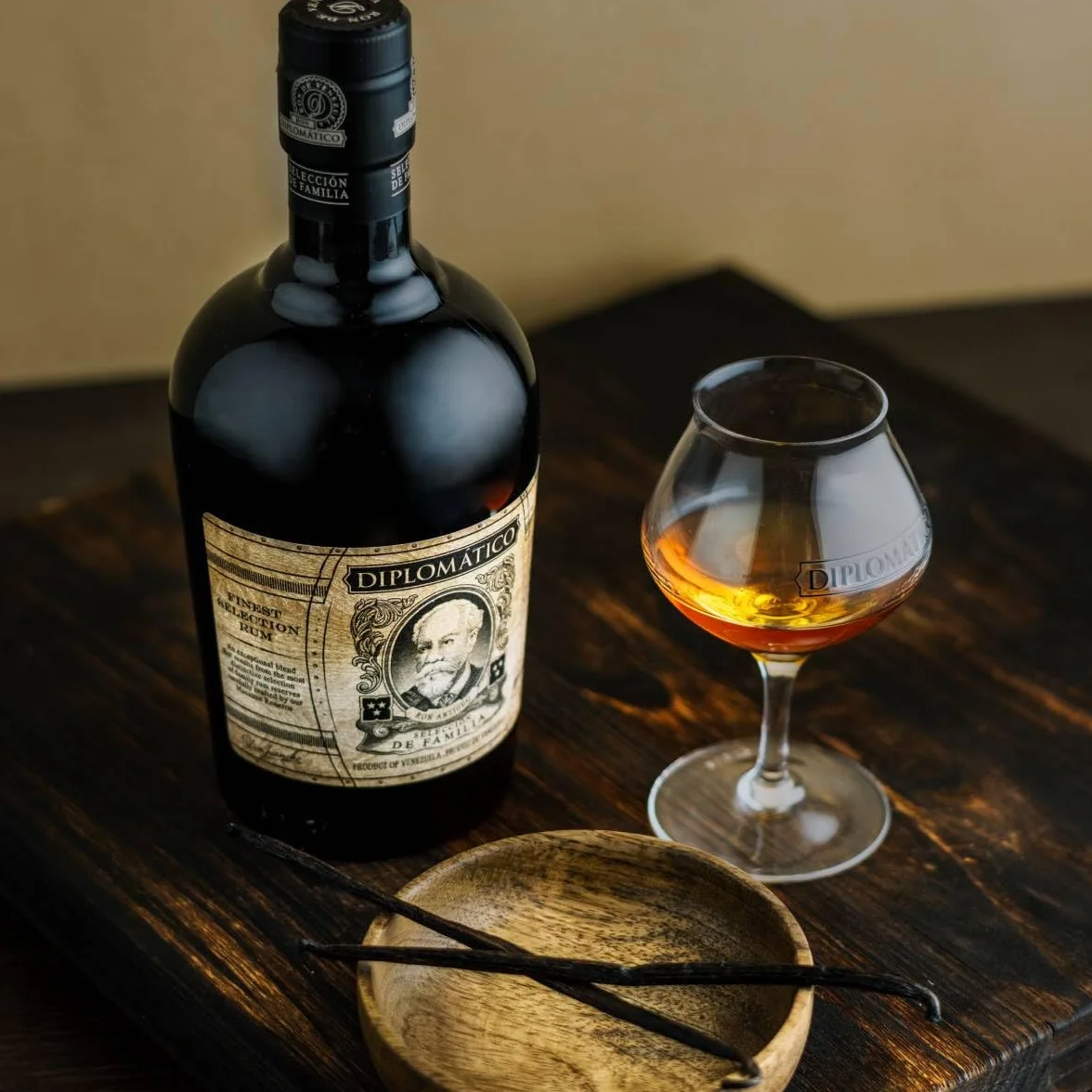 Diplomático Selección de Familia Mezcla especial de rones para elevar tu experiencia de degustación, 70cl