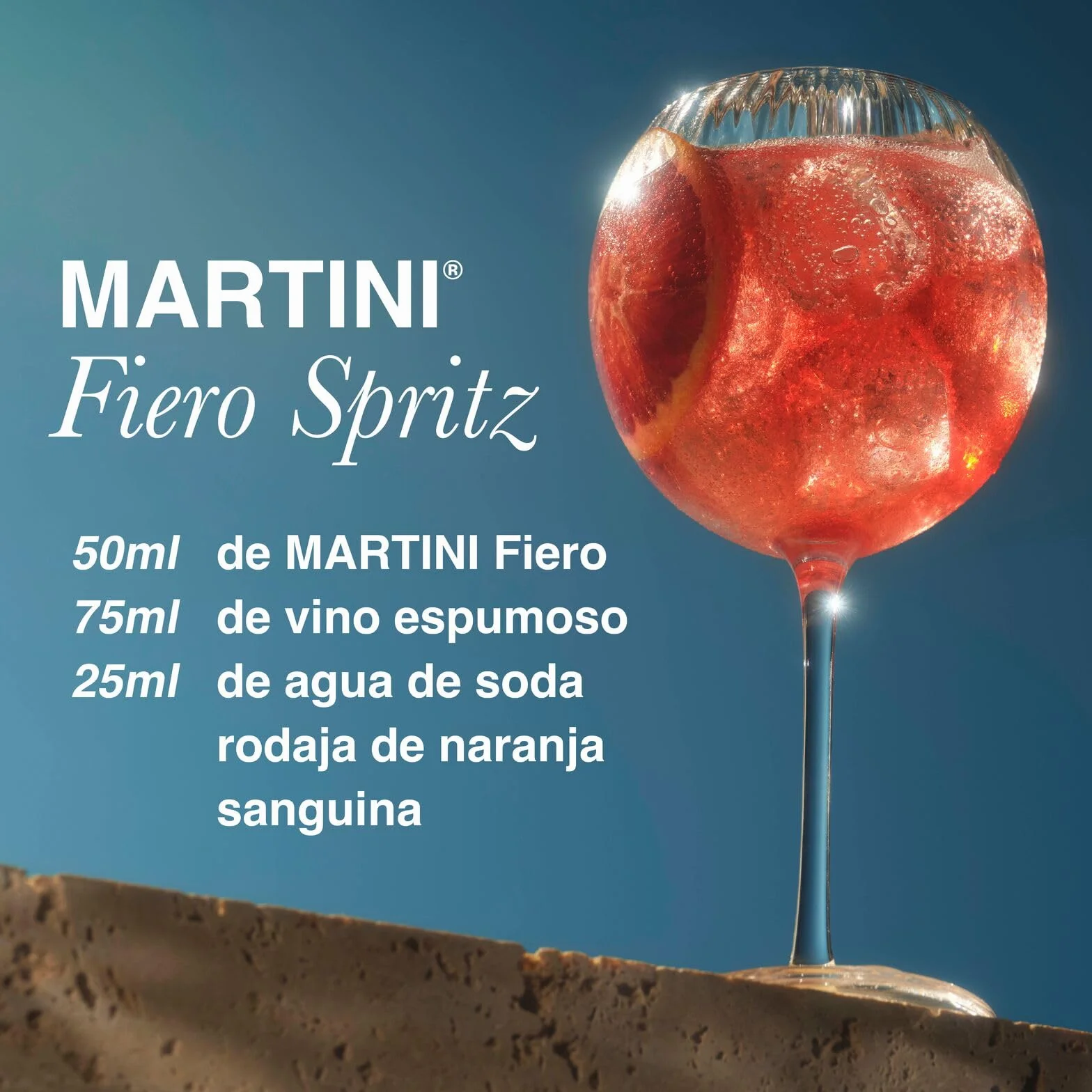 MARTINI Fiero Vermouth Aperitivo, 15% ABV, 75cl / 750ml, Aperitivo Dulce con Infusión de Cáscaras de Naranja Cortadas a Mano