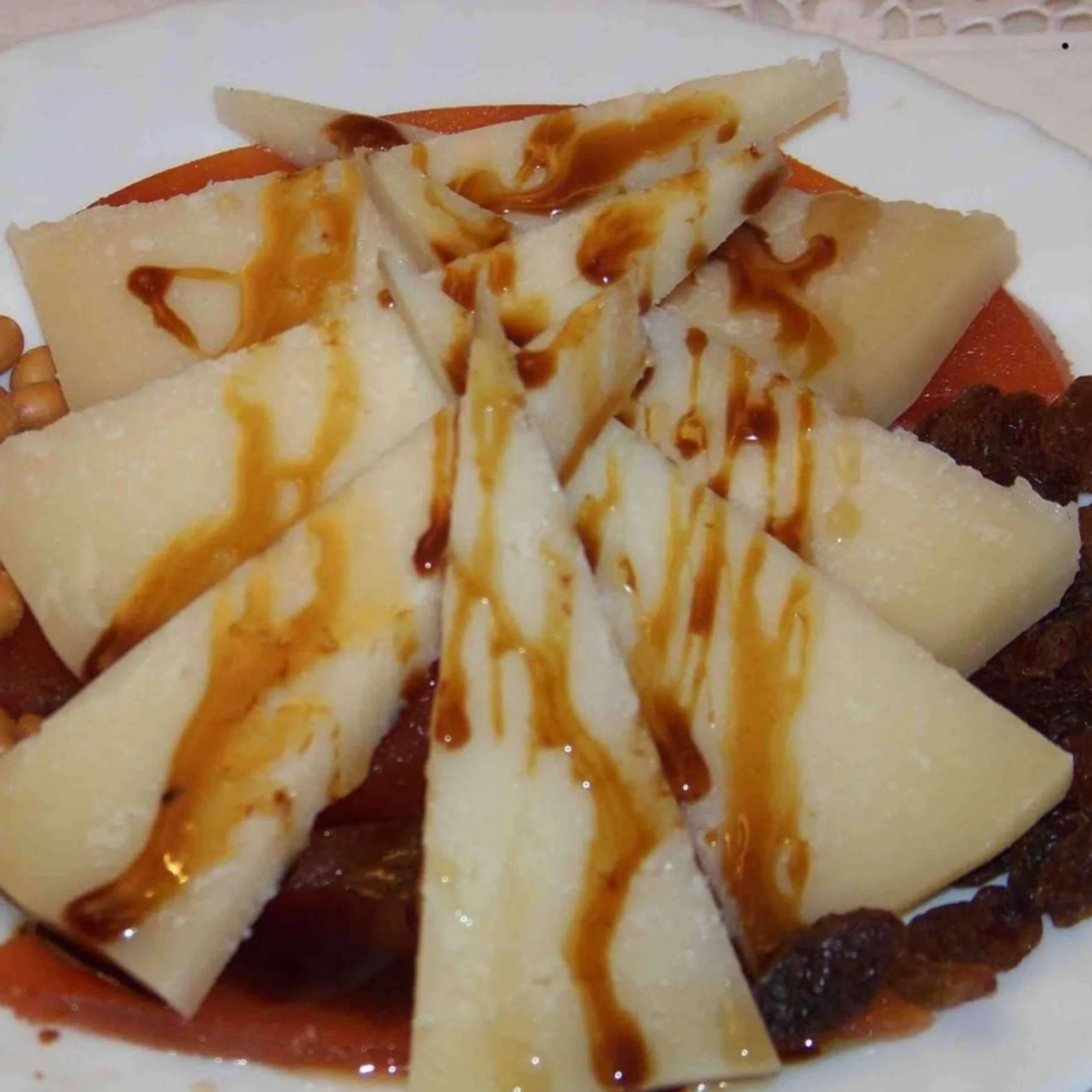 Queso Idiazabal Blanco - Elaborado con Leche Cruda de Oveja Latxa - Peso Aproximado 1000 gramos - Ideal para comer solo o acompañado - Queso de Oveja Idiazabal