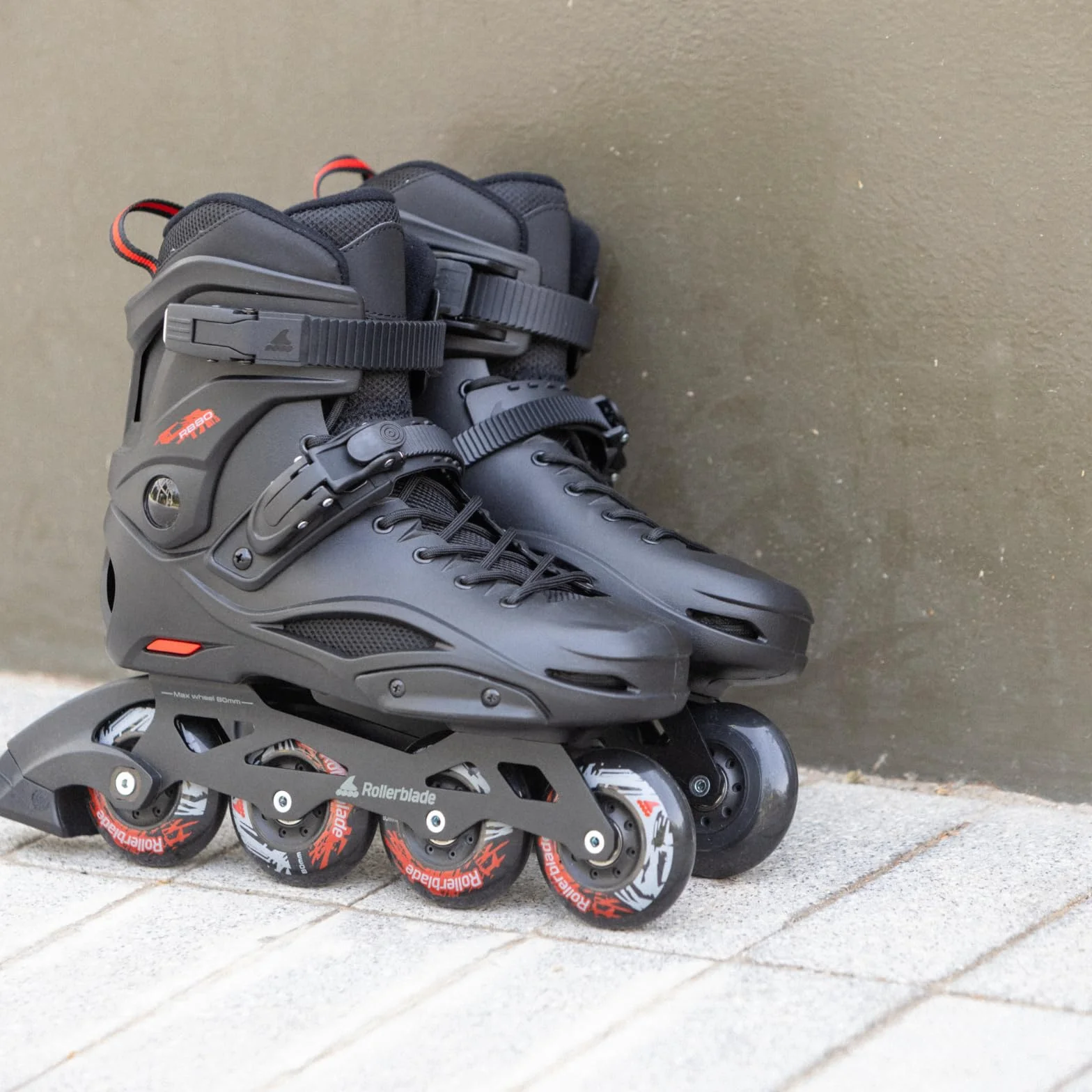 ROLLERBLADE RB 80 Inline Skate Negro/Rojo 2024
