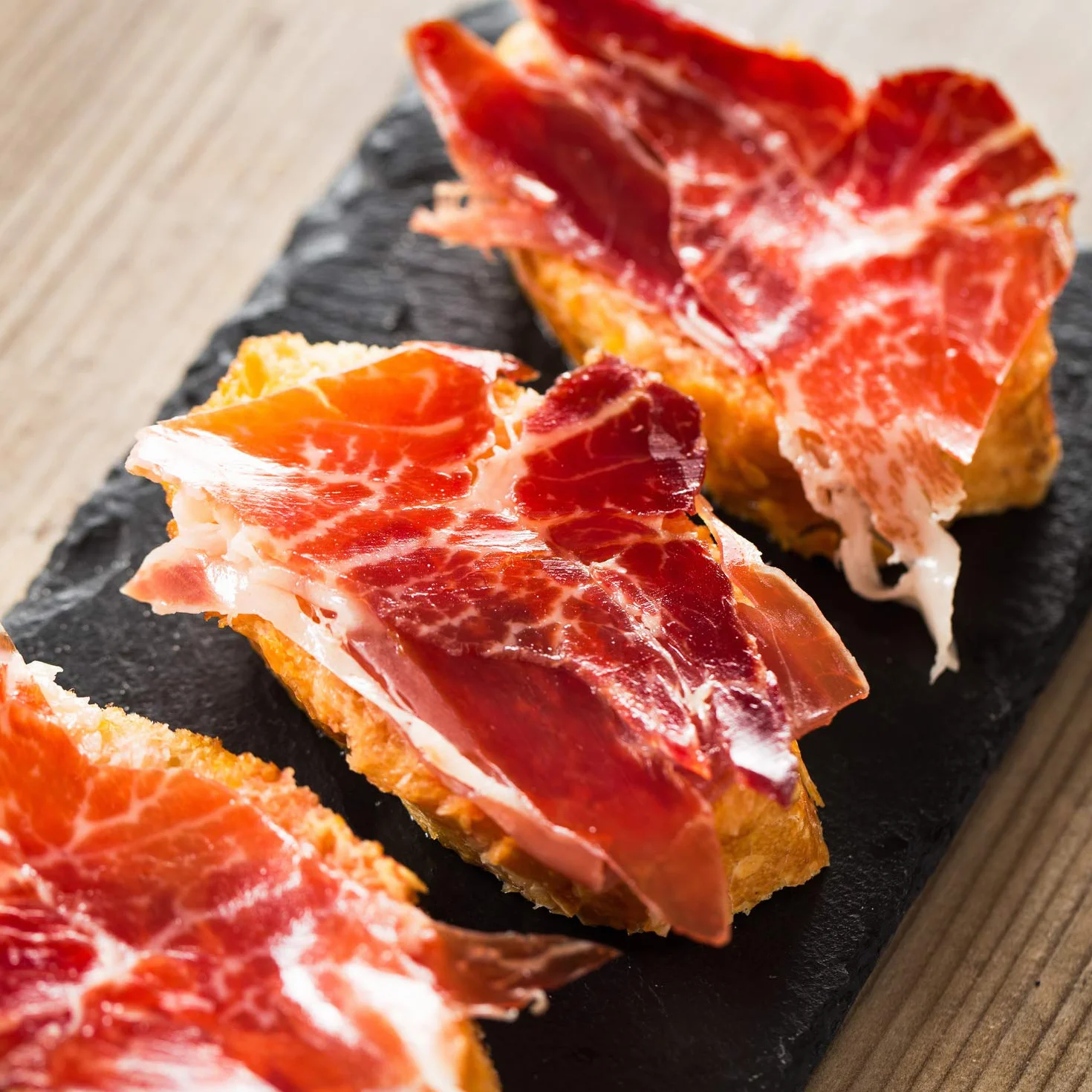 Paleta Ibérica de Cebo de Campo Pata Entera con Hueso 50% Raza Ibérica 4,5–5 kg — Curación +28 Meses — Cert. Hycer — Guijuelo Salamanca — aBeiou