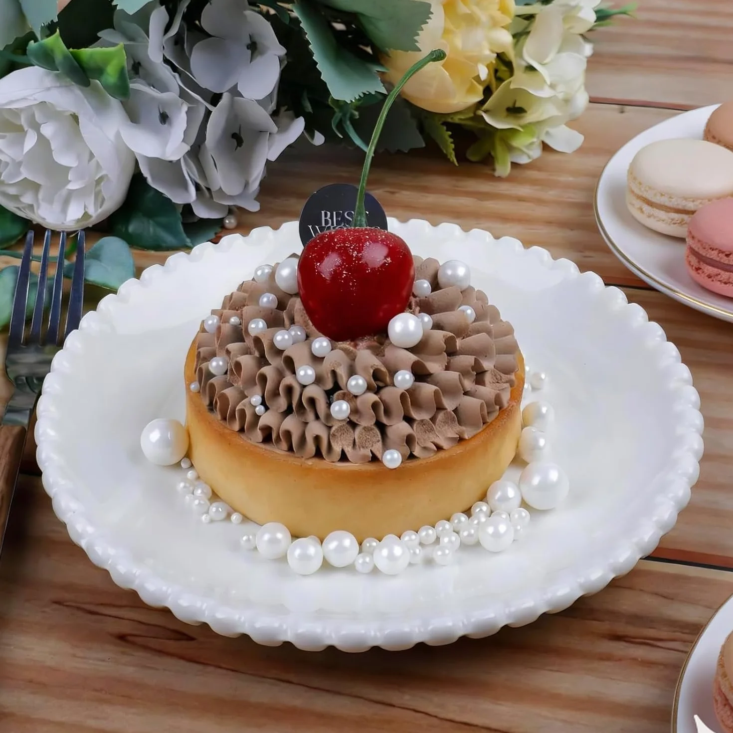 Perlas de Azúcar Blancas, Doradas & Plateadas Comestibles 130g - 4 Tamaños de Perlas para Decorar Tartas, Cupcakes y Galletas - Ideal para Bodas, Cumpleaños, Halloween, Navidad, Sprinkles