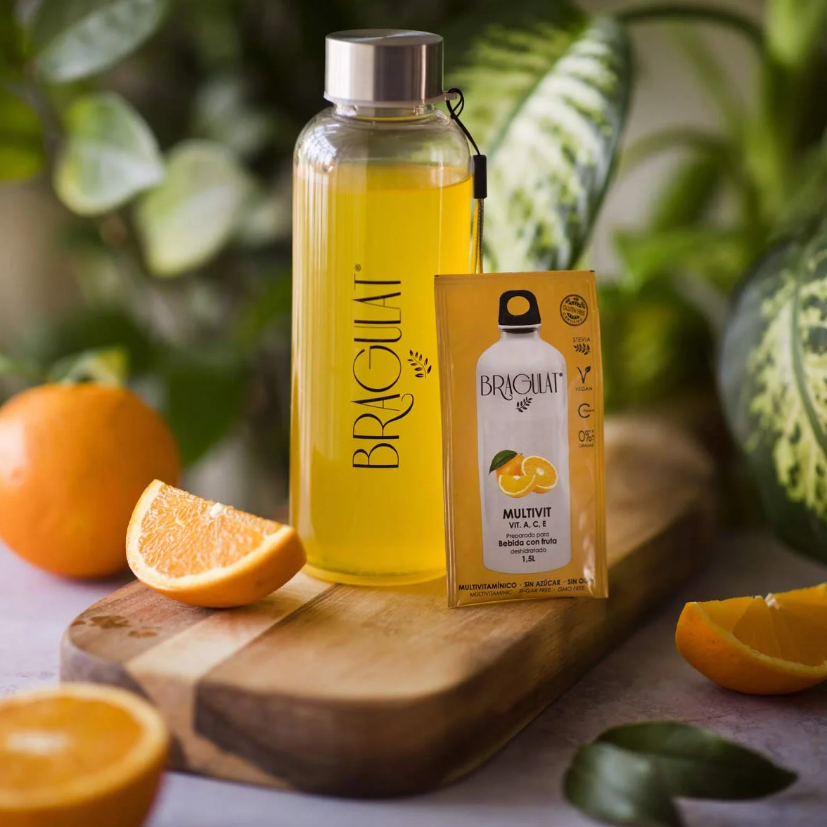 BRAGULAT/Saborizantes de agua Sin Azucar, con fruta deshidratada, Vitamina C y B12, colorantes y sabores naturales | 15 Sobres Multivitaminicos.