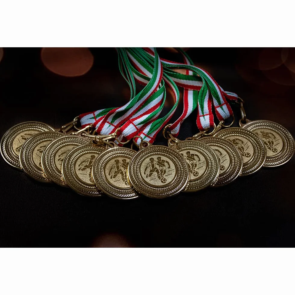Medallas de fútbol metal dorado juego 10 con cinta verde blanco rojo emblema