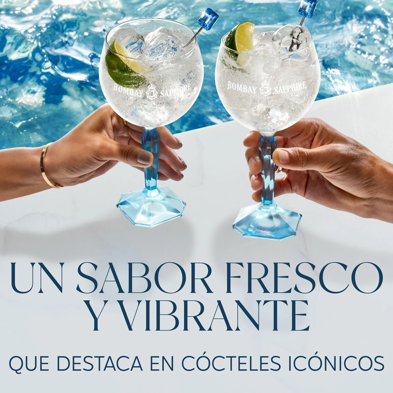 Bombay Sapphire London Dry Gin, 40% Vol., 100 cl / 1 L, bebida espirituosa 100% infusionada al vapor con 10 botánicos seleccionados a mano
