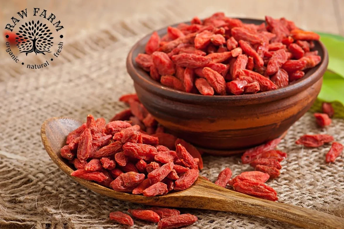 Raw Farm - Bayas de Goji Enteras - 1kg - Secadas al Sol, Libres de Aditivos