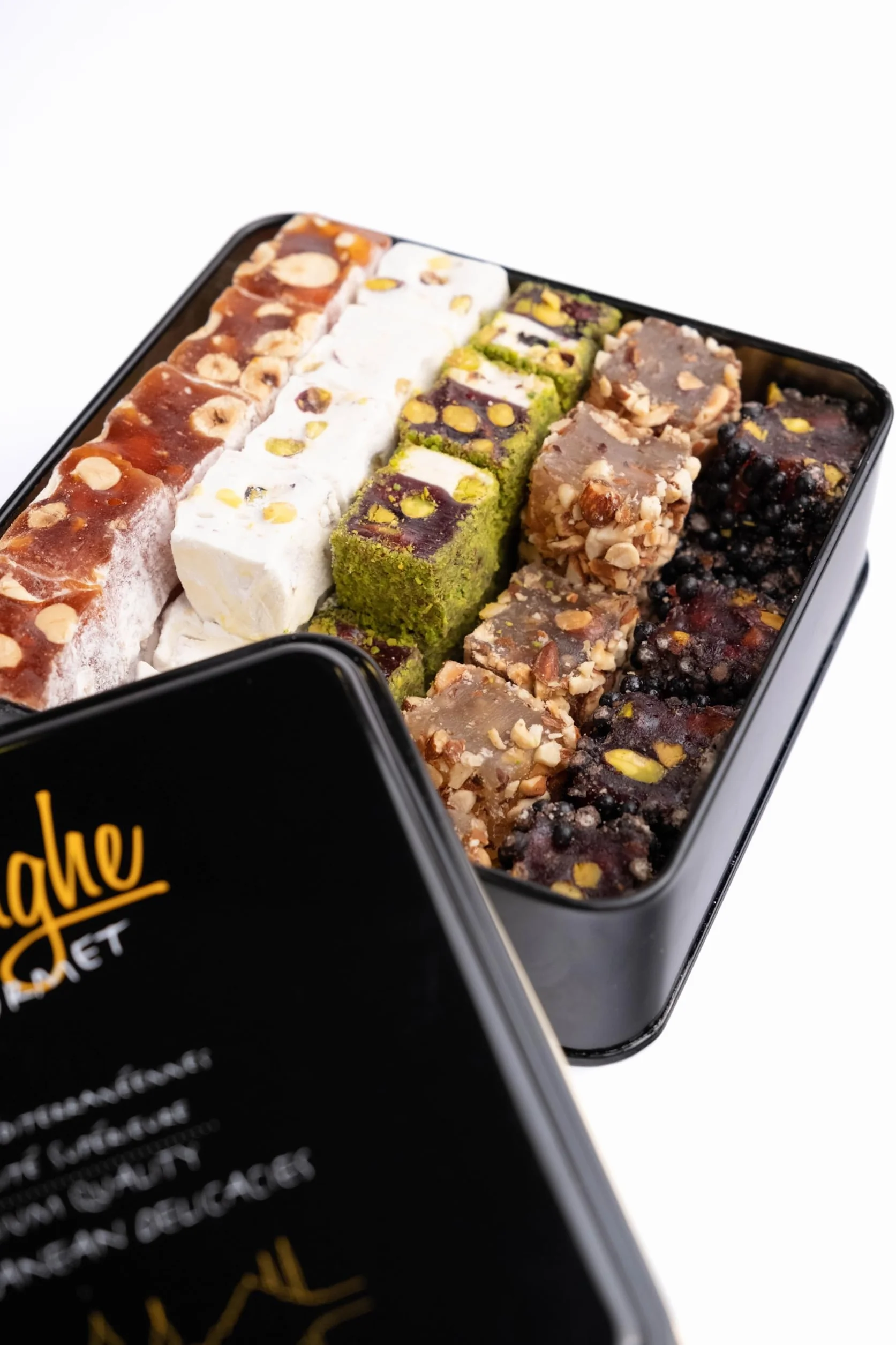 Mughe Gourmet- Caja de regalo de delicias turcas gourmet surtidas - Delicia turca de Pistacho, naranja, avellana y almendra - 1000gr - Halal y Vegetariano - Regalos perfectos para cumpleaños y más