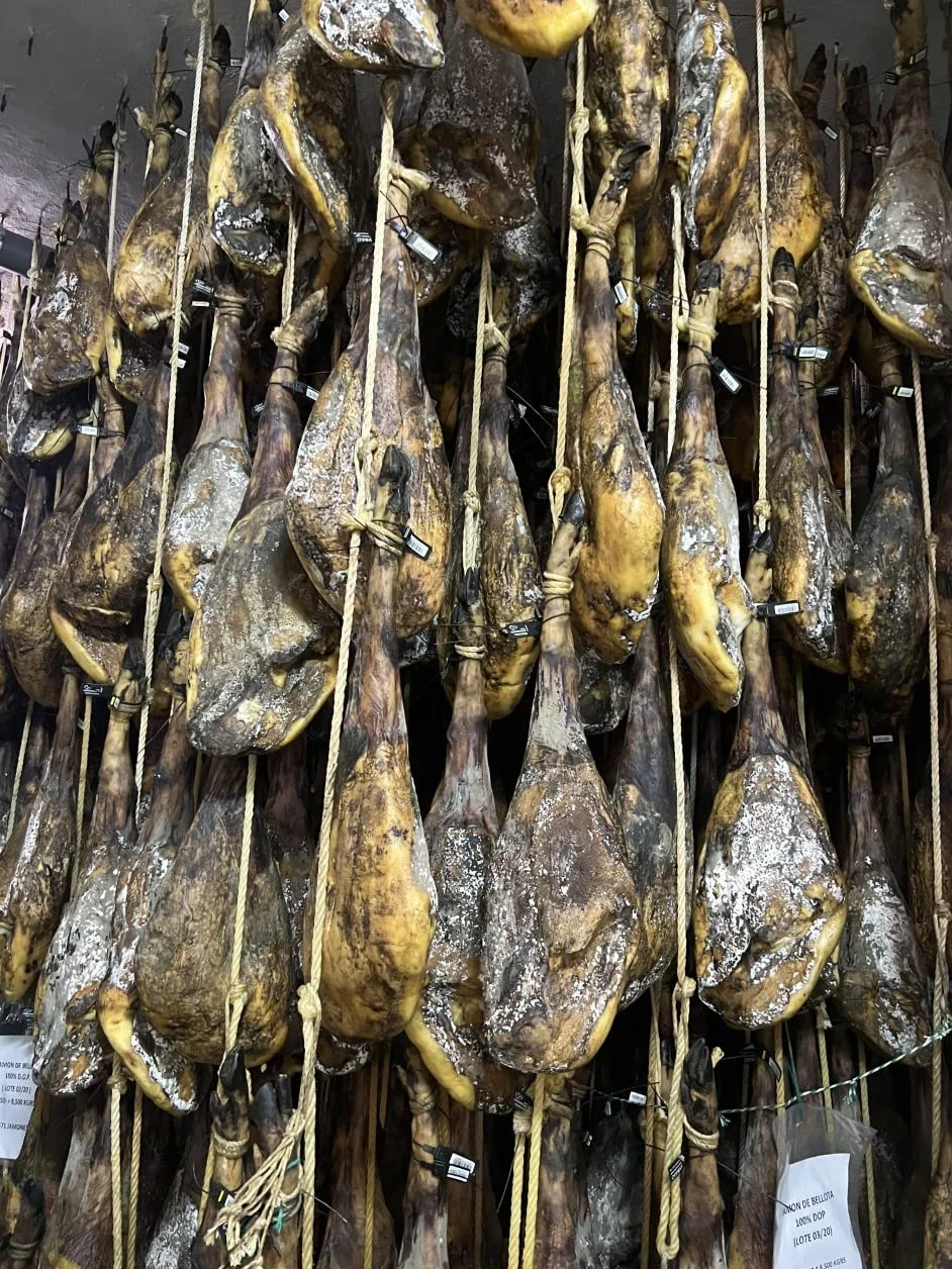 JAMÓN DE CEBO DE CAMPO 50% RAZA IBÉRICA, PROCEDENTE DE HUELVA,CURACIÓN NATURAL 100%. PESO SOBRE 8 KG