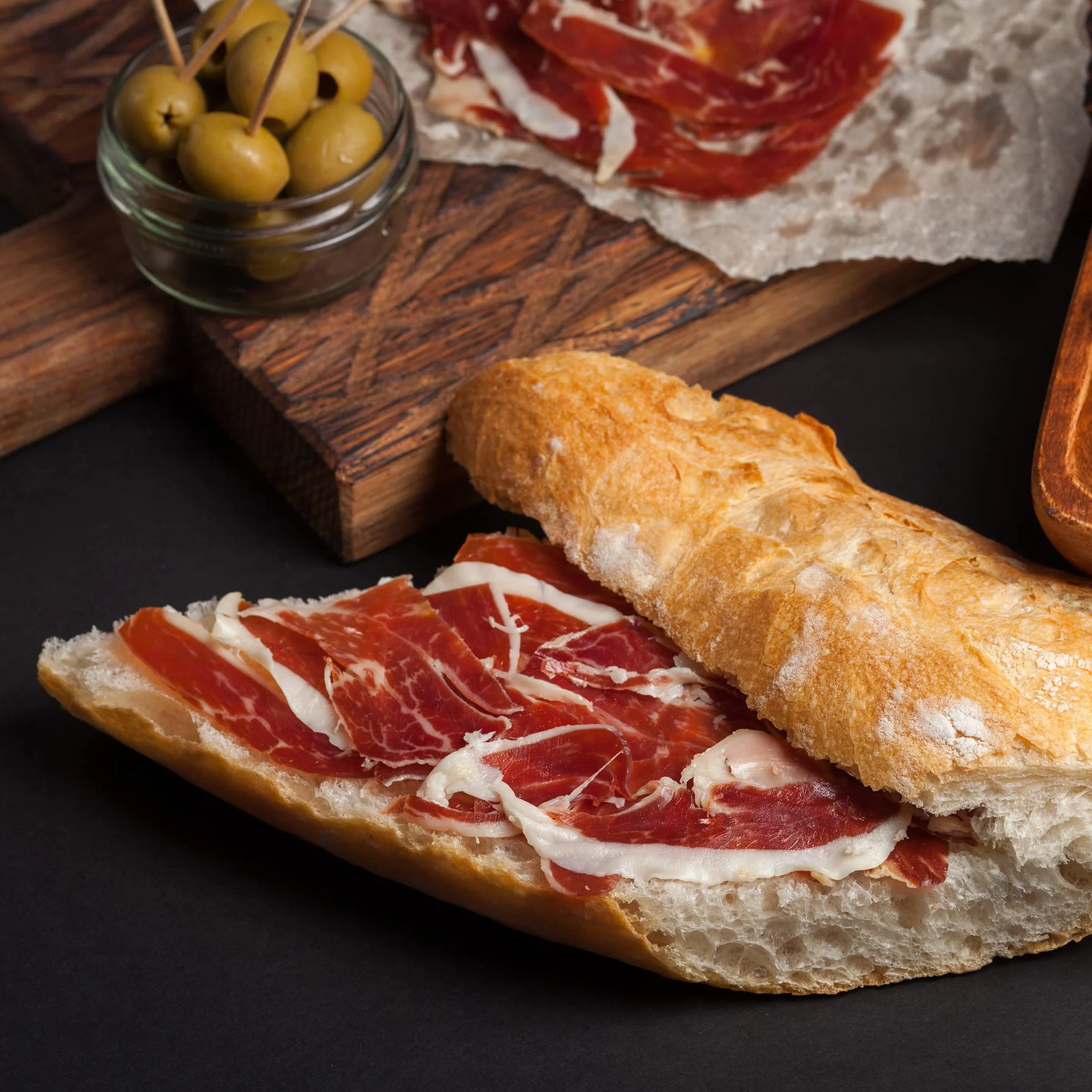 Jamon Iberico de Bellota Paleta 4-4.5 Kg Jamonero Cuchillo