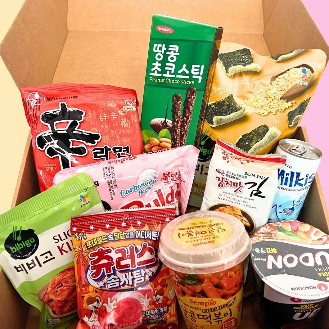 Korean Market | Caja Sorpresa de Comida Coreana (Starter Edition) | Para 1 o 2 Personas | Snacks, Ramen, Kimchi, Tteokbokki, Algas, Dulces y Palillos