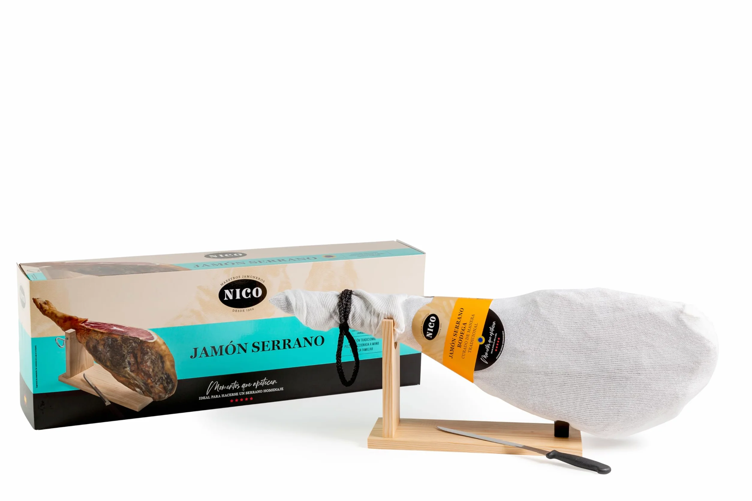 NICO JAMONES - LOTE de JAMON SERRANO BODEGA. Inlcuye JAMONERO, CUCHILLO y CAJA de presentacion. Jamon de aproximadamente 6,5 kg con una curación de más de 9 meses