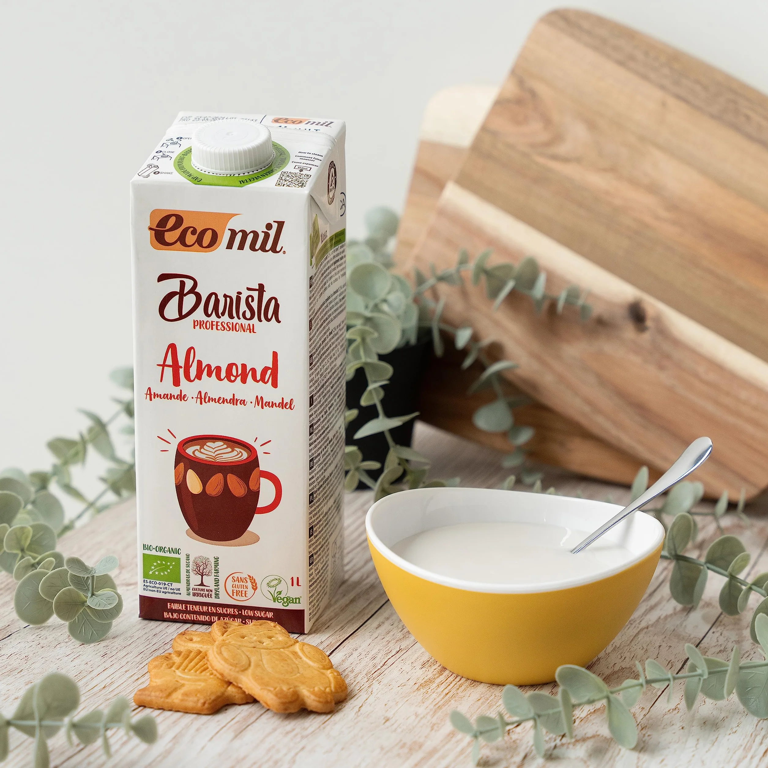 ECOMIL Barista Almond Bio, Bebida de Almendra Bio Especial para Barista, Sin Lactosa, Sin Gluten, Sin Soja, Sin Huevo, Sin Proteína Láctea, Bajo Contenido en Sal y Vegano, 1 L