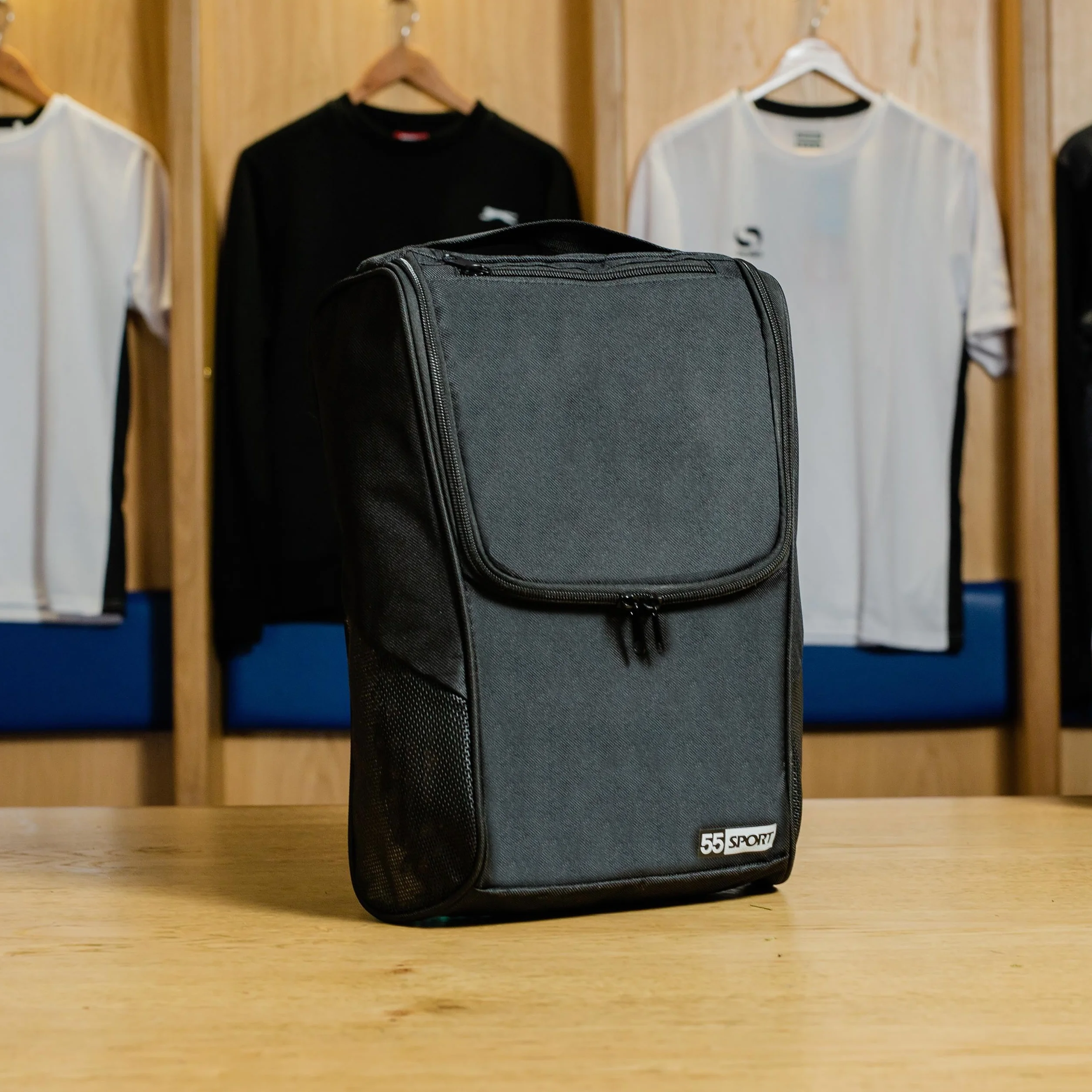 Ventilated Shoe Bag with Zipped Pocket Black