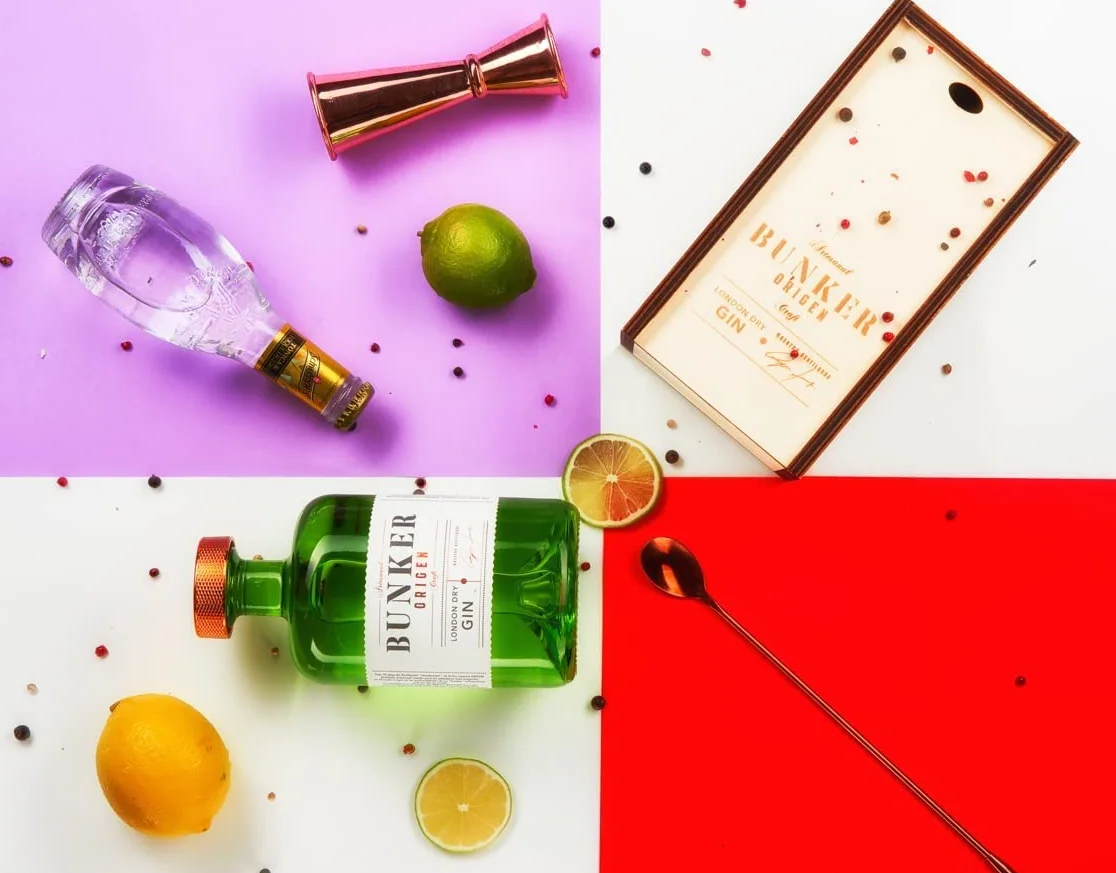 Bunker Distillery - Ginebra Premium Artesanal Bunker Origen - Botella 70 cl - London Dry Gin - Edición limitada - Premio Mejor Ginebra de España 2024,2023 y 2021 - Sin gluten - 100% natural