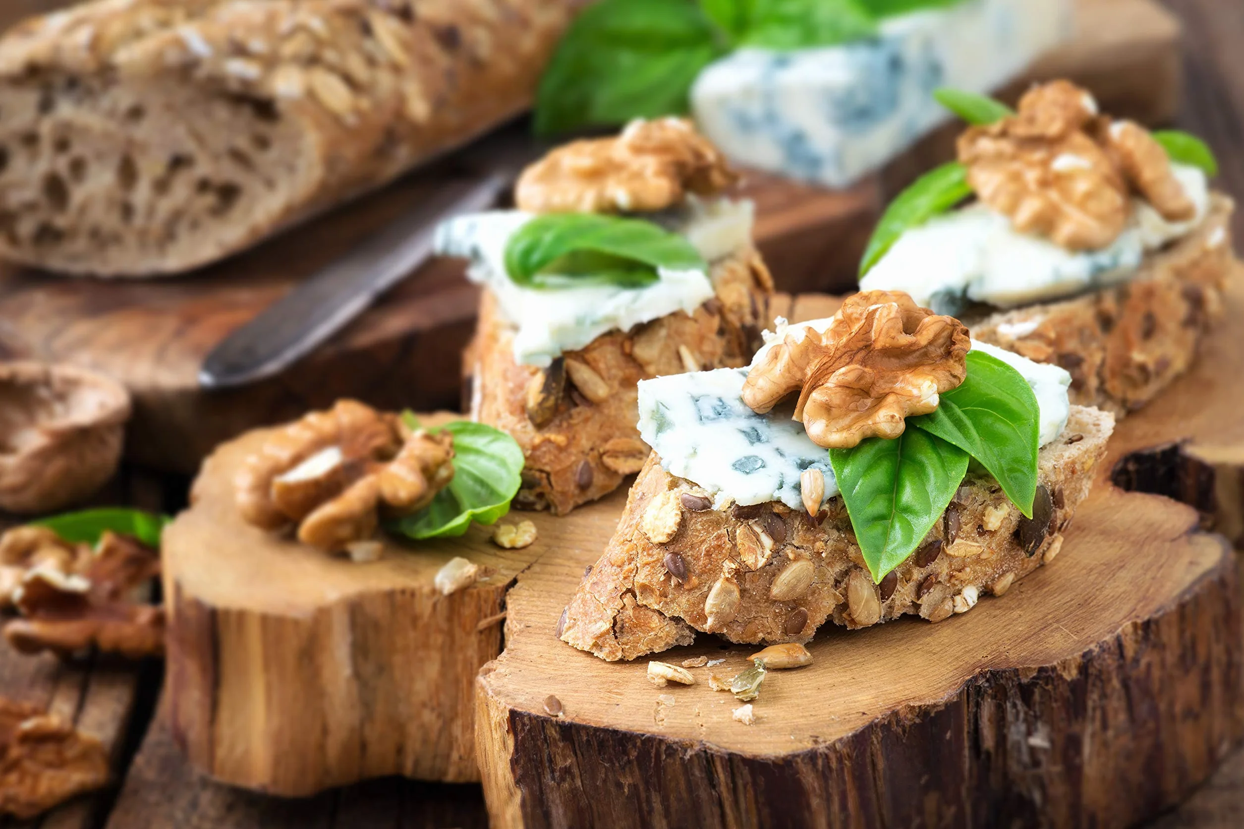 Gorgonzola Picante DOP Salumi Pasini | 200 g | Queso italiano desmenuzable y firme