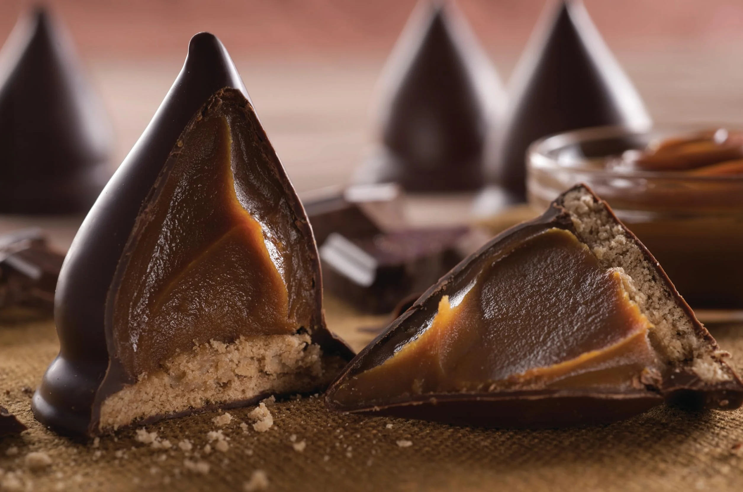Havanna Havannets Argentinos | Conitos de Chocolate | Conitos Rellenos de Dulce de Leche Perfectos para compartir, regalar y disfrutar | Caja 12 Unidades | 456g