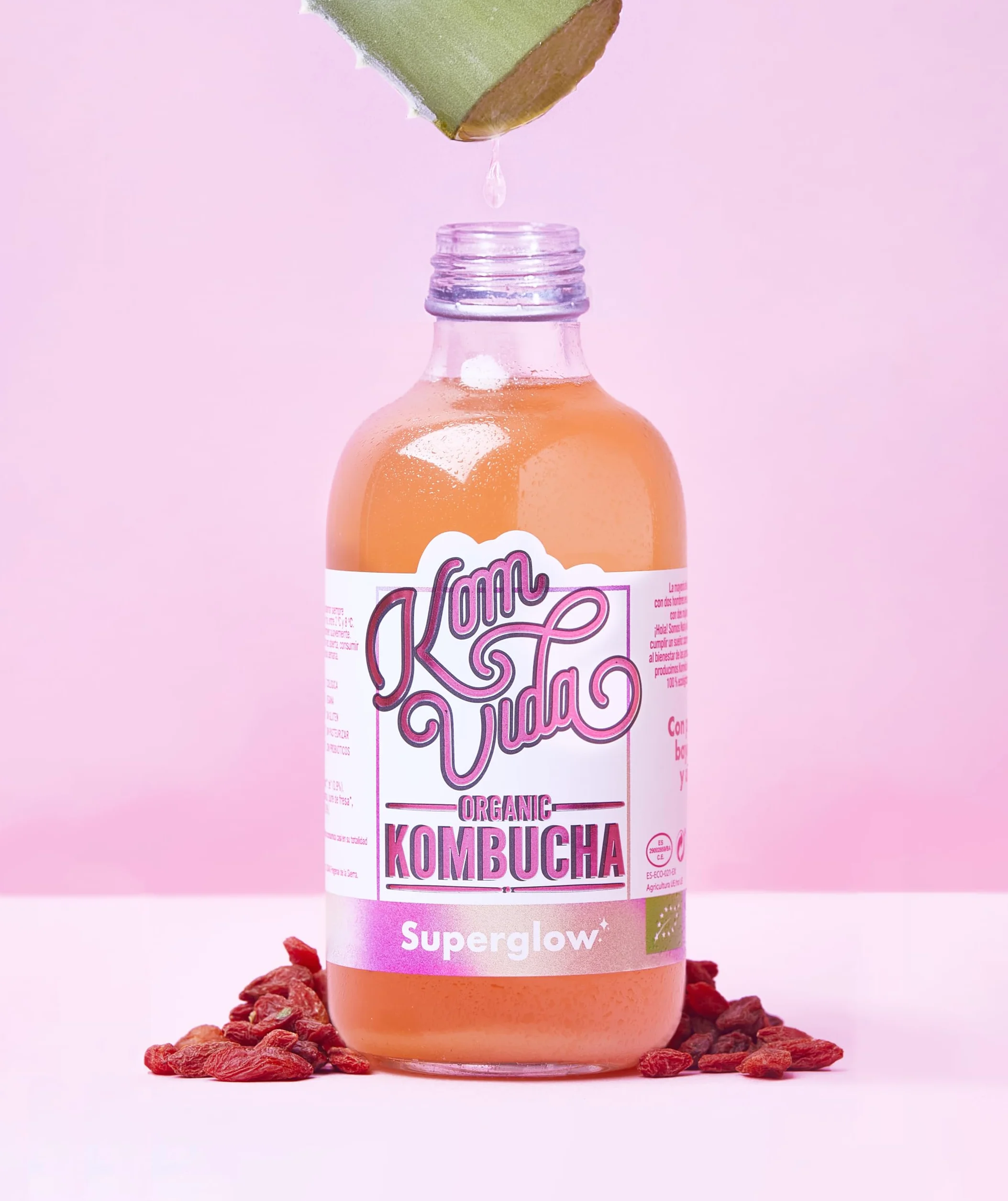 Kombucha Komvida Superglow- Bebida Ecológica de Té fermentado con aloe vera, Sabor Fresa y Lima, Probióticos Naturales, Baja en calorías, 250ml