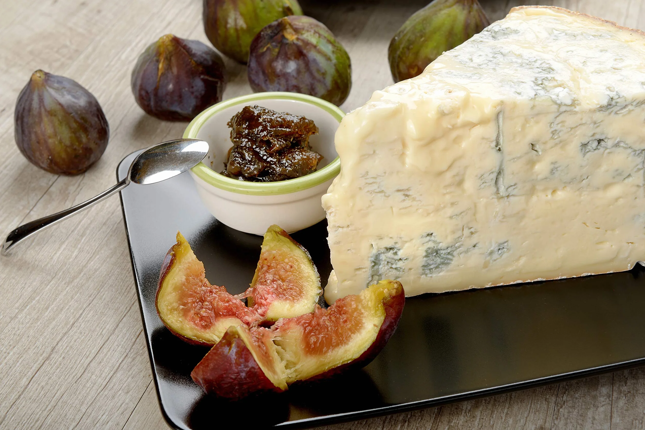 Gorgonzola Picante DOP Salumi Pasini | 200 g | Queso italiano desmenuzable y firme