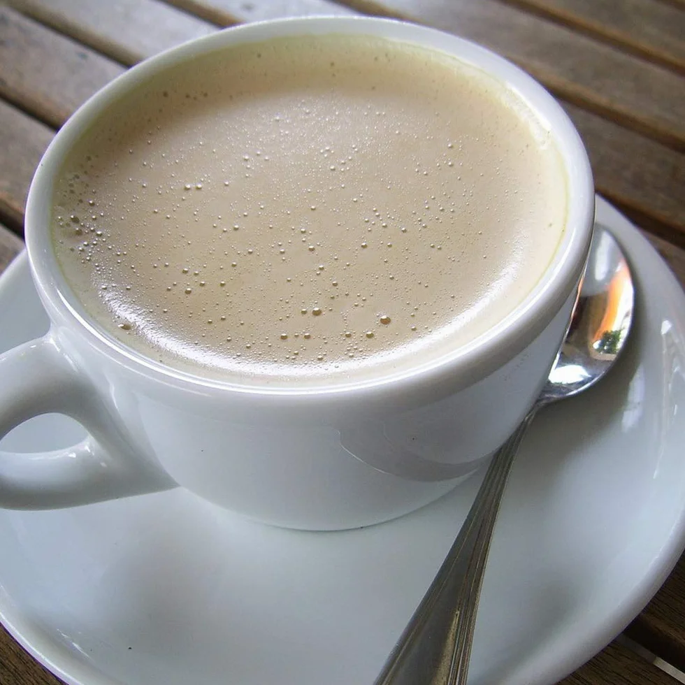 Nestlé Nido Leche en Polvo Entera - Crema Instantánea para Bebidas de Café y Té con Vitaminas y Minerales Añadidos y Sin Conservantes ni Colorantes - Lata de 400 g