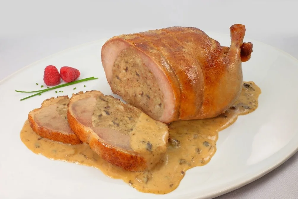 CASCAJARES - Pato Relleno de Miel y Naranja (Producto Precocinado), 1.5 Kilos con Medio Litro de Salsa de Naranja, Perfecto para 6 Personas