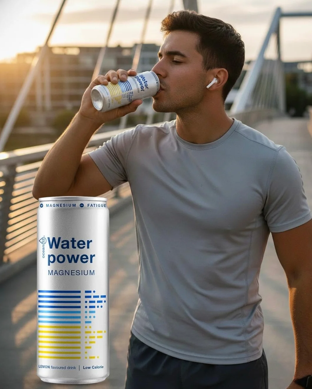 Agua en lata Water Power, de Ocean52. Agua Mineral Natural con Limón y Magnesio - Pack 24 unidades x 33cl. Agua en packs de 24 latas de 33cl. Agua mineral en lata x 24.