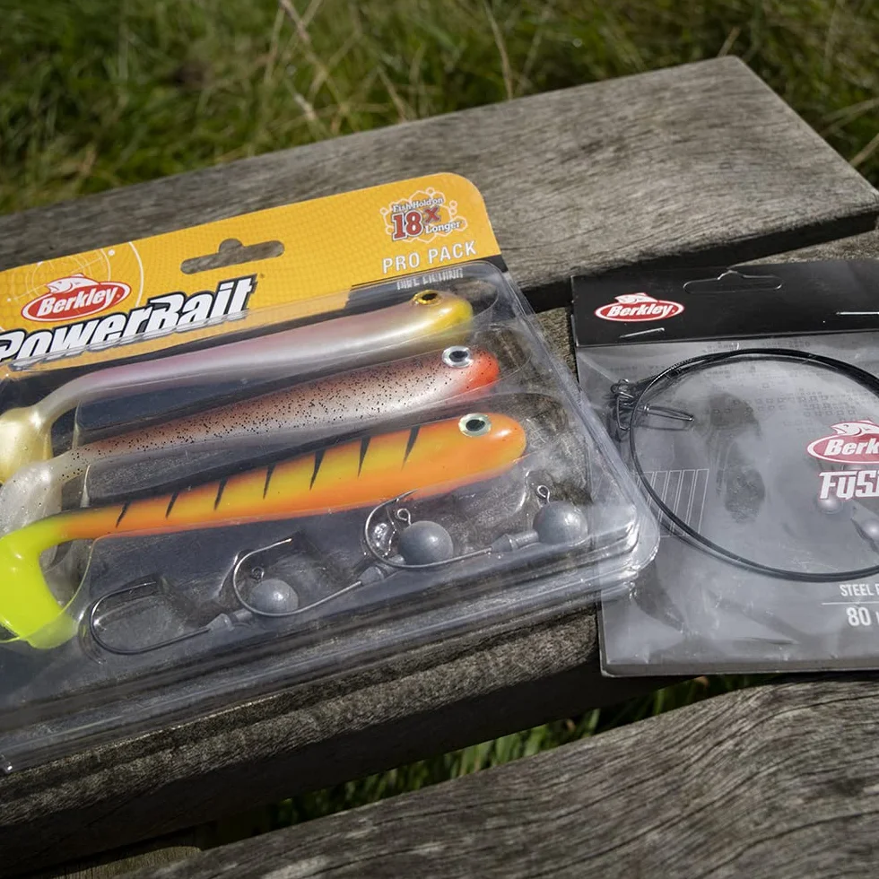 Mitchell Tanager Camuflaje Set de Caña y Carrete con Cuerda y Cebo para Pesca de Truchas y Percas