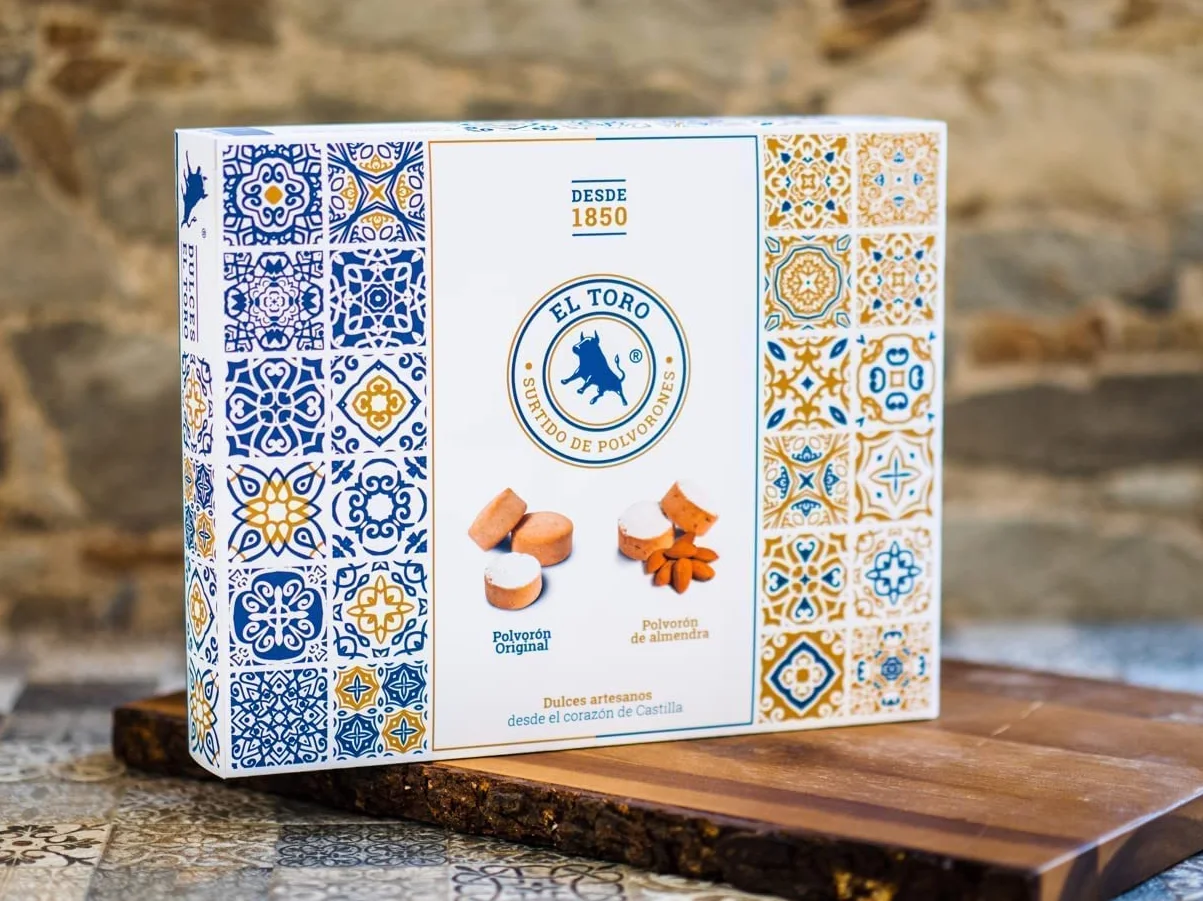El Toro - Surtido de Polvorones el Toro Almendra y Original - estuche 500 gramos - Valladolid (Tordesillas) - elaborados con almendras y harina- dulces Navidad - receta tradicional