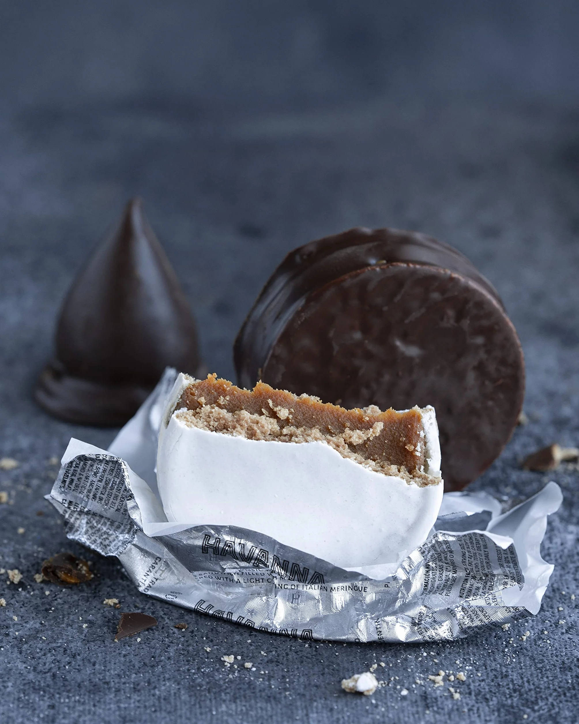 Havanna Alfajores Argentinos | Mixtos de Chocolate y Merengue | Galletas Rellenas de Dulce de Leche | Alfajores Argentinos tradicionales Gourmet | Caja 12 Unidades | 612g