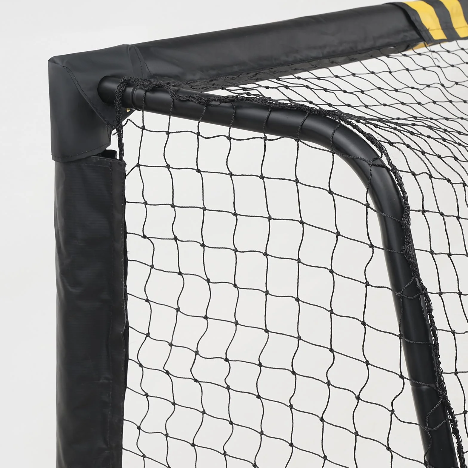 LARMNEE Portería de Fútbol 240 cm, Red de PE, Cubierta Protectora de Espuma, Resistente a la Intemperie