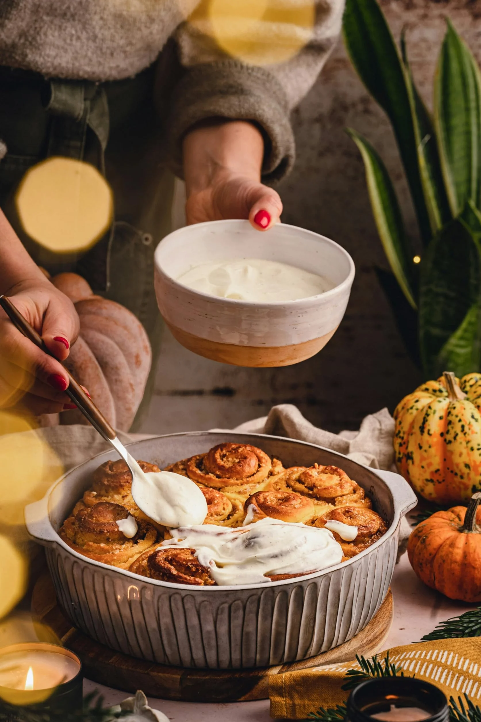 RUF - Cinnamon Rolls, Preparado Alimenticio en Polvo, Glaseado de Azucar, 8 porciones, 497gr