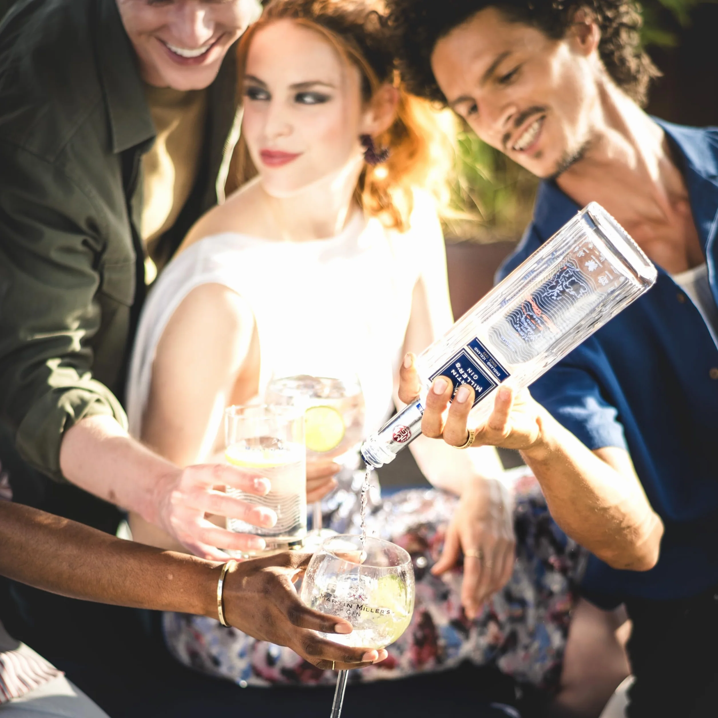 Martin Miller's Ginebra - Pack para Regalo: 2 Botellas de 70 cl + 4 Copas Exclusivas | Para Gin Tonic y Cócteles Sofisticados