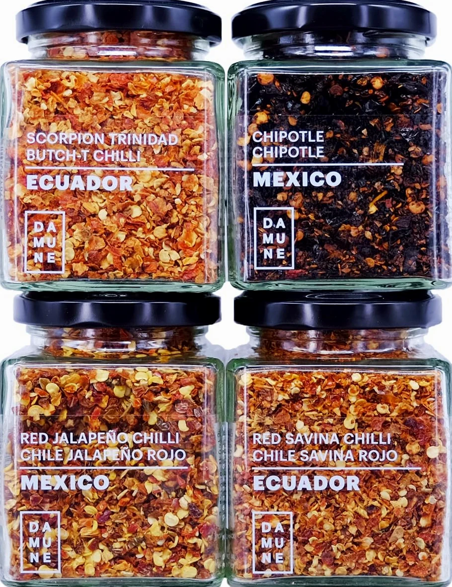 DAMUNE Chiles en Escamas: Jalapeño Rojo Escamas - 80 g, Chipotle Escamas - 80 g, Habanero Red Savina Escamas - 50 g y Habanero Scoprion Trinidad Escamasn - 60 g