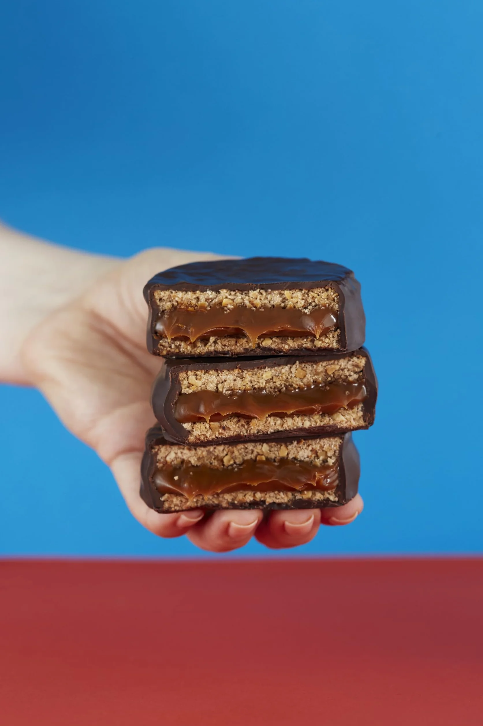 Havanna Alfajores Argentinos | Chocolate Semiamargo con Harina de Almendra | Galletas sin Gluten Rellenas de Dulce de Leche | Alfajores Tradicionales Gourmet | Caja 4 Unidades | 280g