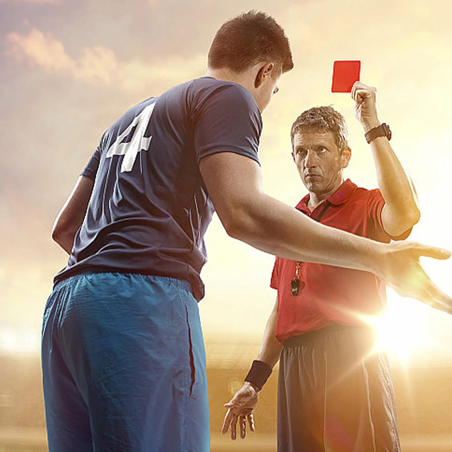 Tarjetas de árbitro rojas y amarillas para fútbol, penalización deportiva